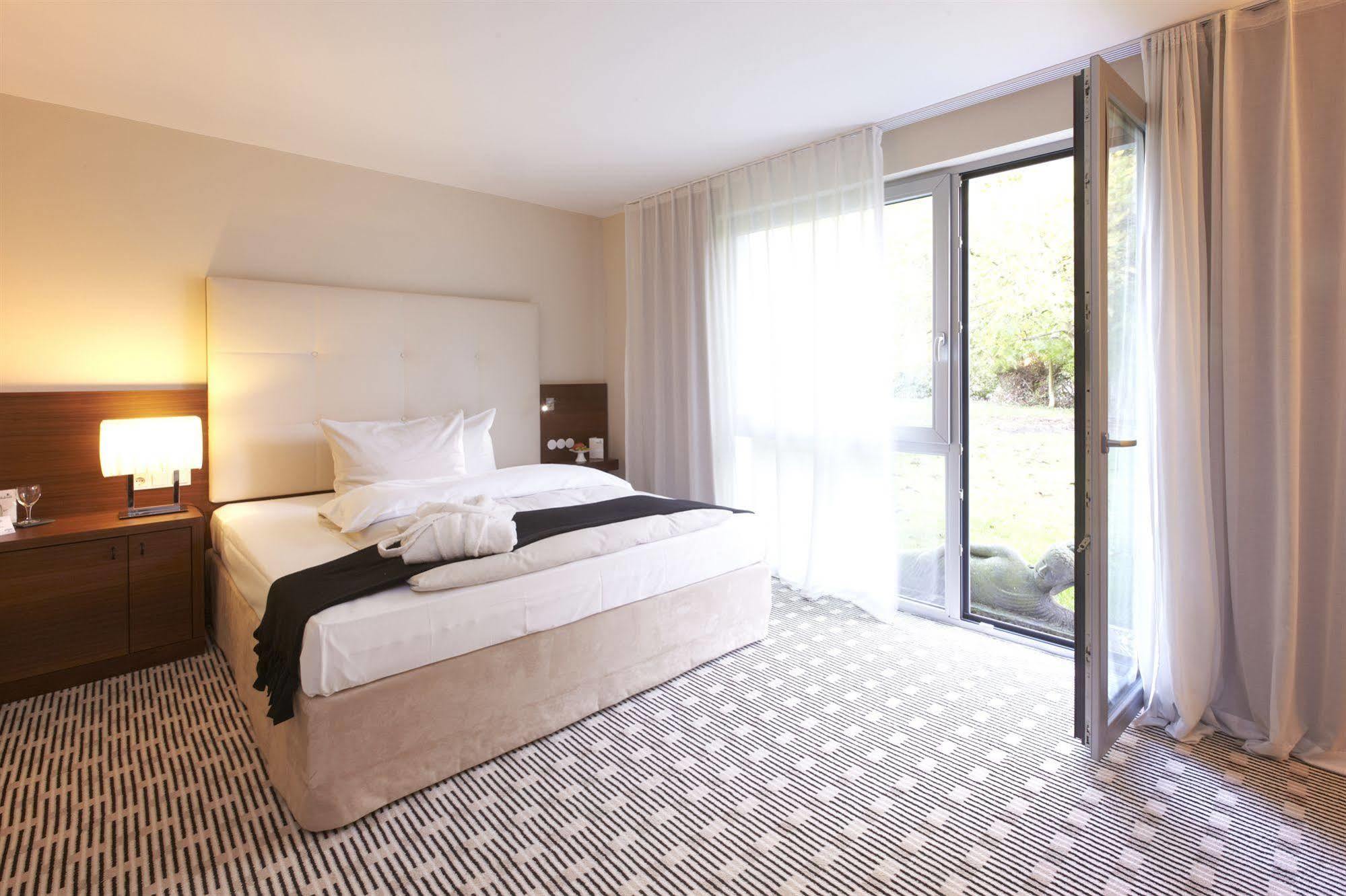 Seehotel Ketsch Schwetzingen Dış mekan fotoğraf